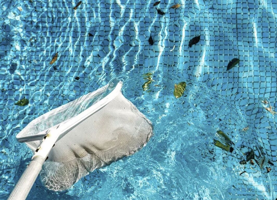 Weekly Pool Cleaning Service in Pomona, CA